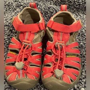 Keen girls sandals